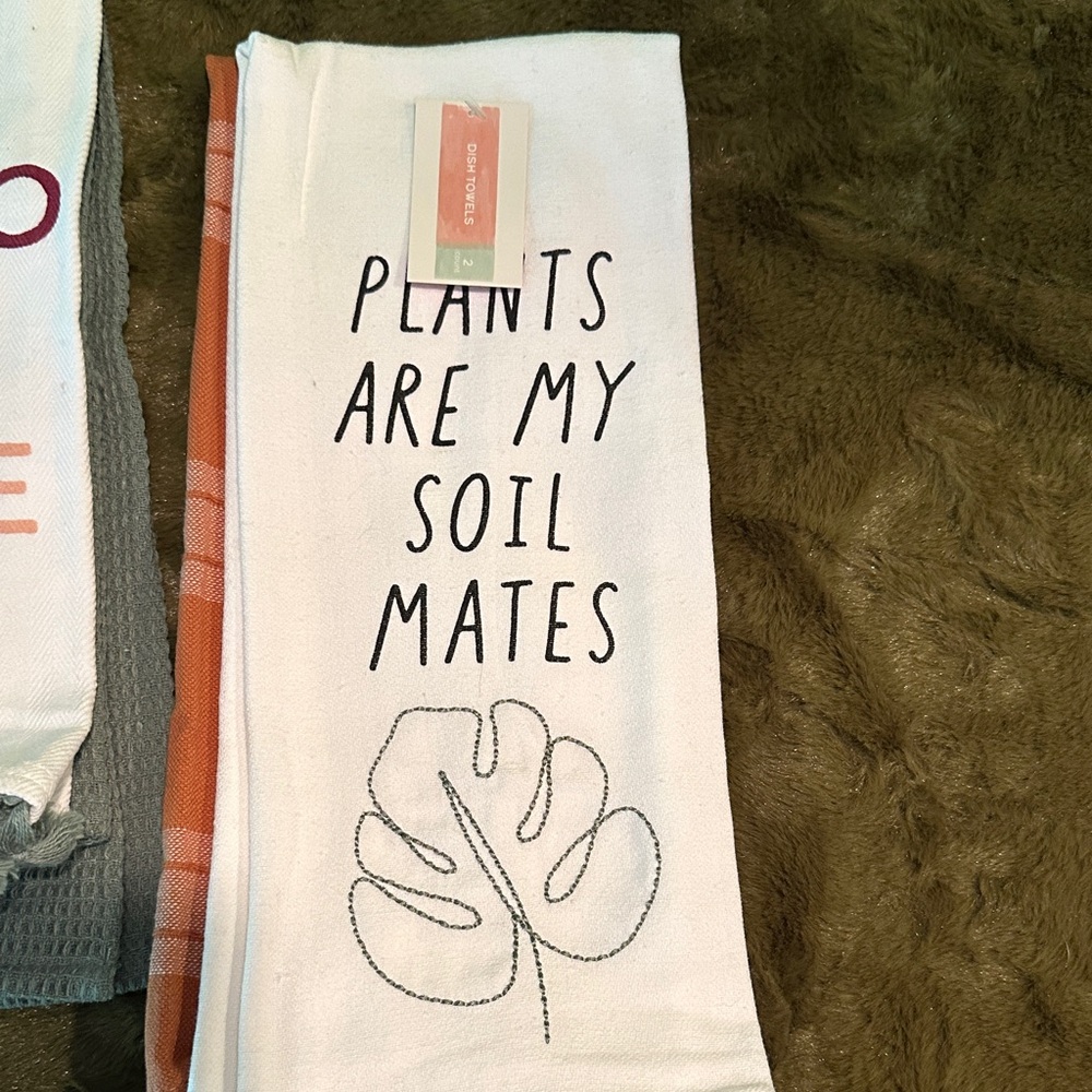 Colorful Text Hand Towels Set - Picture 5 of 9